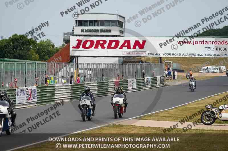 Vintage motorcycle club;eventdigitalimages;mallory park;mallory park trackday photographs;no limits trackdays;peter wileman photography;trackday digital images;trackday photos;vmcc festival 1000 bikes photographs